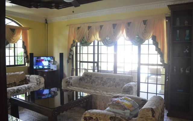 Kim Beatriz Compound