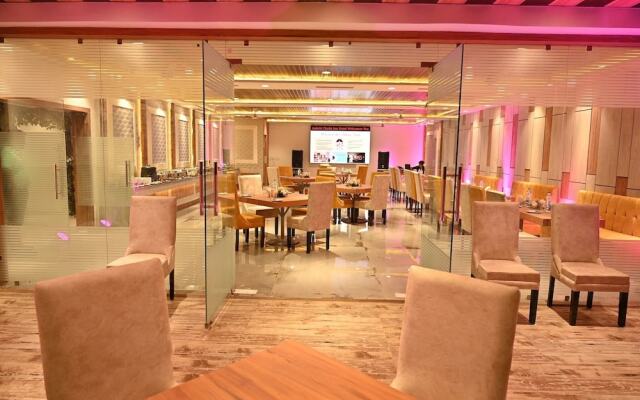 Hotel Aakriti Clarks Inn Express