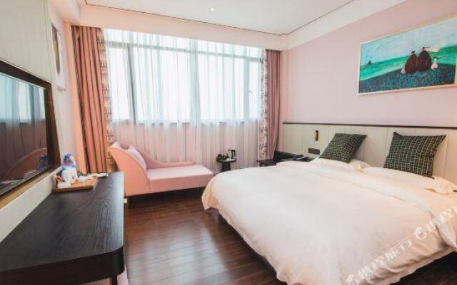 Shantou Lian Hotel(Shantou High-speed Railway Station Xinyicheng)