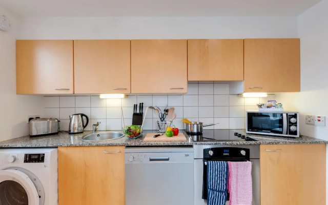 Base Serviced Apartments - The Docks