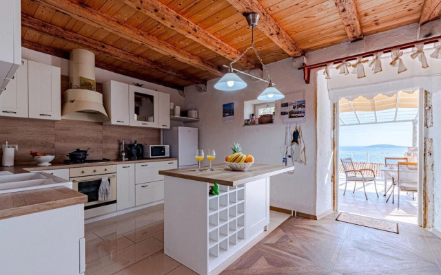 Beautiful Home in Mokalo With Wifi and 2 Bedrooms