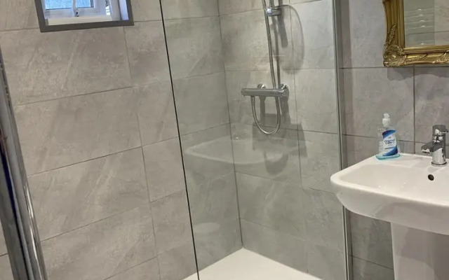 Lovely Nefyn Detached House With sea Views