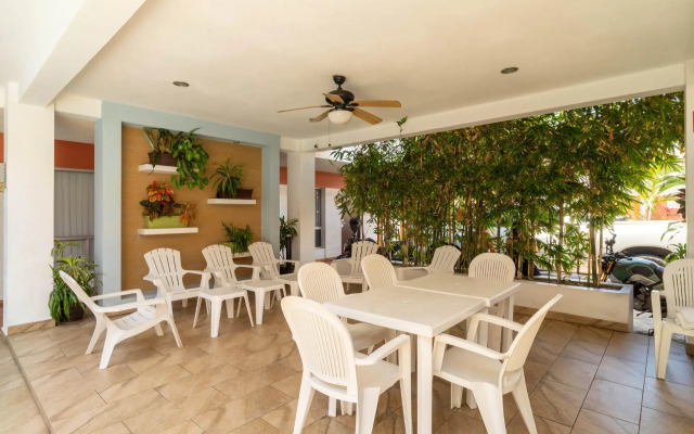Azteca Inn