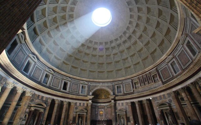 Domus Pantheon