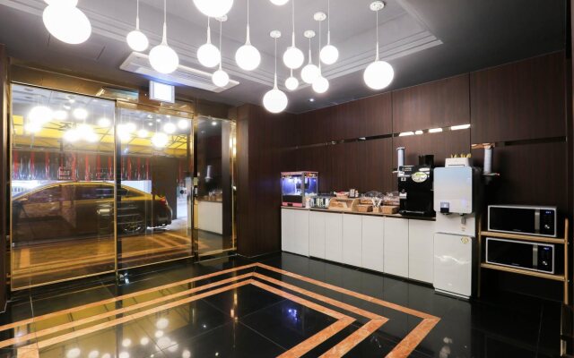 Shangria Hotel