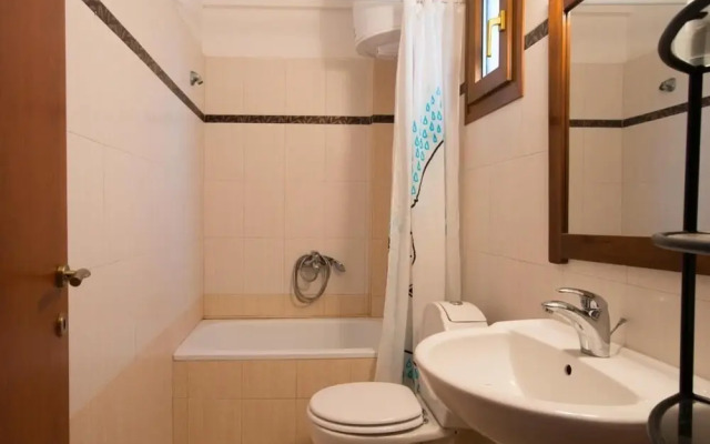 Octopus House 1 min From the Beach of Nikiti