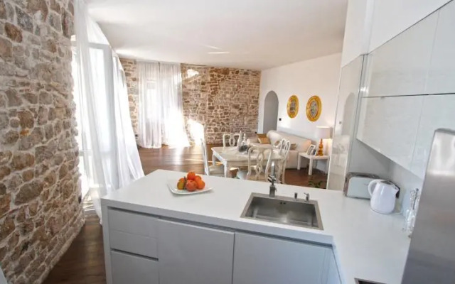 Grand Terrace Sea View Apartments