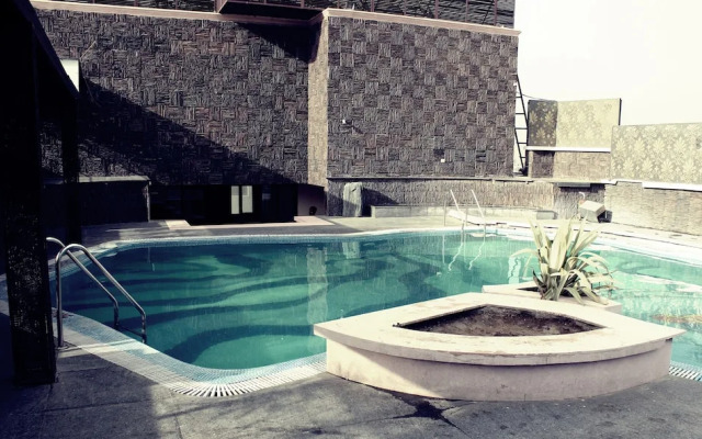 Hotel Om Tower