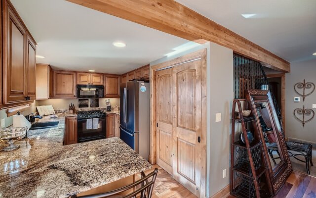 16 Riverbend 3 Bedroom Townhouse by RedAwning