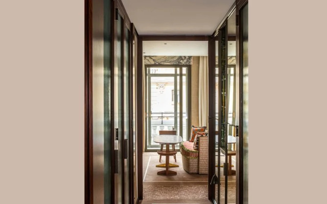 Brach Madrid - Evok Collection