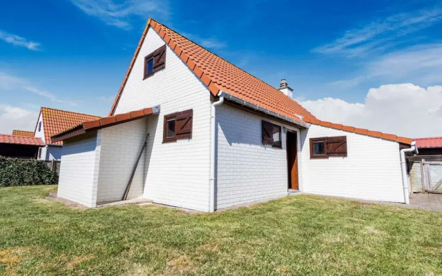 Serene Holiday Home in De Haan near Sea Beach