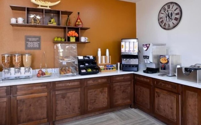 Scottish Inn & Suites