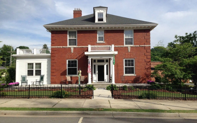 The Collins House Inn