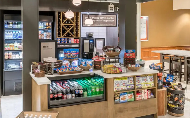 Hilton Garden Inn Lake Forest Mettawa