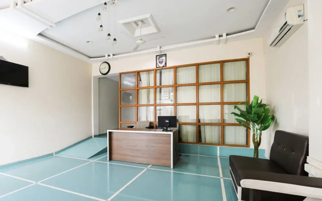 OYO 49837 Hotel Narayan Executive