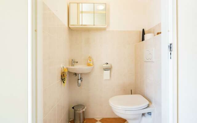 Comfortable Waterside Holiday Villa