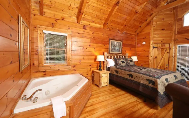The Cuddle Hut Cabin