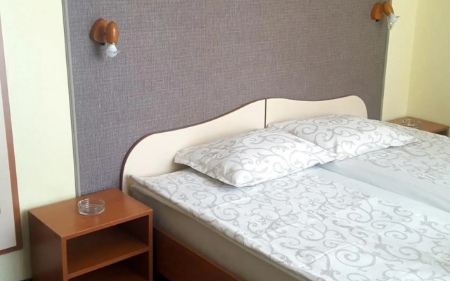 Balaton Hotel