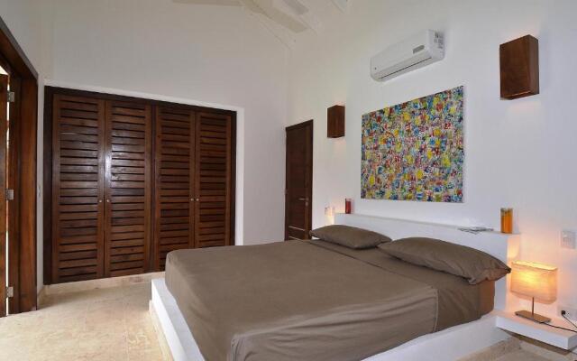 Las Terrenas Front Beach And Garden Villa With Private Staff
