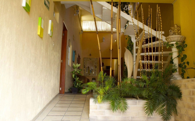 Residencia Los Angeles Bed & Breakfast