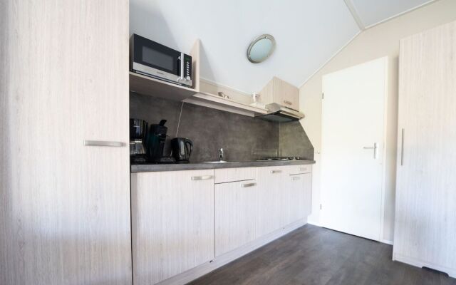 Comfortable Chalet Near Park De Veluwe