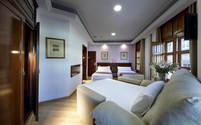 Luna Triunfo Granada Boutique Hotel