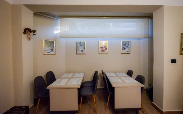 Hotel Vila Tirana