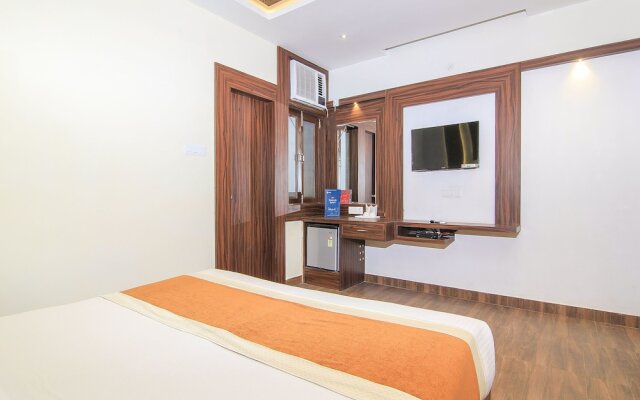 OYO 14886 Hotel Royal Paradise
