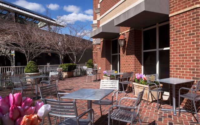 Hilton Alexandria Old Town