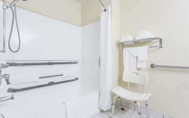 Super 8 by Wyndham Danville VA