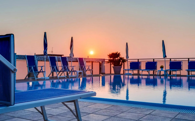 Renzo Hotel
