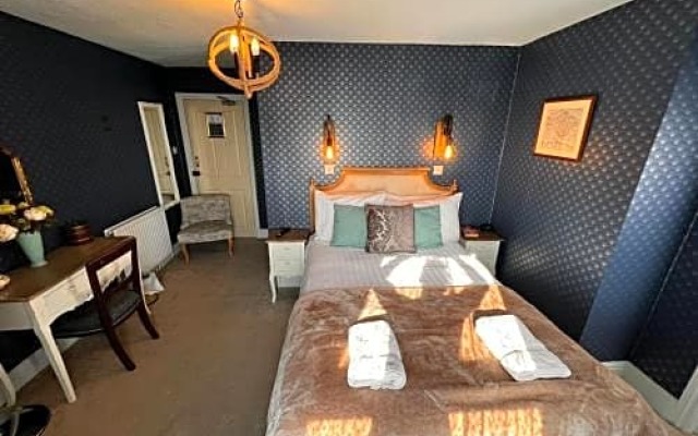 Emerald Healing Centre - Hotel & Retreat
