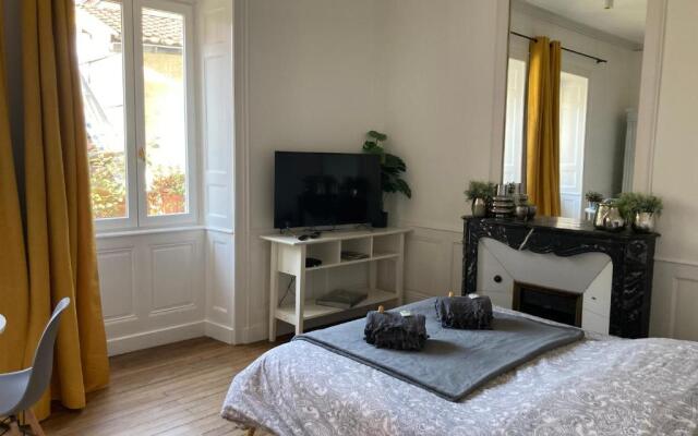 Studio standing, hyper centre, très calme