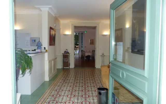 Logis Hotel Restaurant La Tour de Ciron