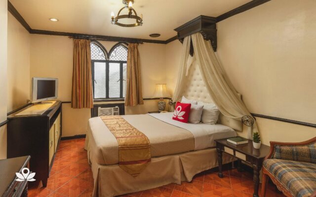Camelot Hotel