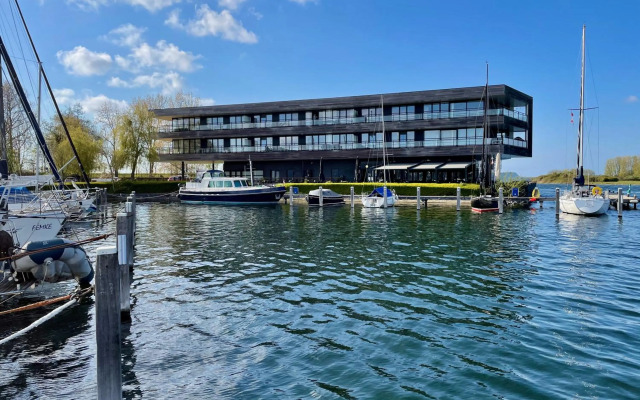 Näher am Wasser kann man nicht wohnen!