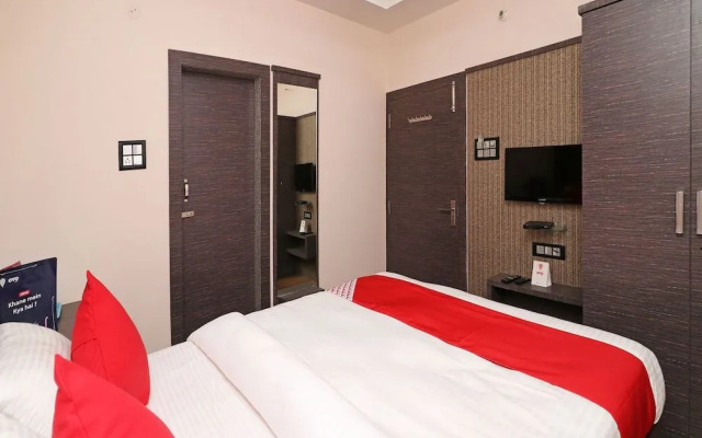 OYO 11723 Hotel Barney Grand