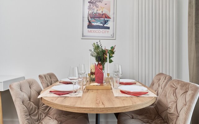 Home Office Flat Miedziana by Renters