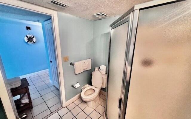 Pelican Beach 1711 1 Bedroom Condo by Pelican Beach Management