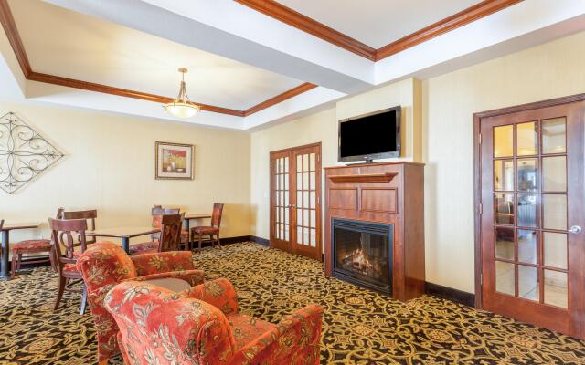 Holiday Inn Express Hotel & Suites Clarksville by IHG