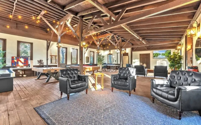 Riesling: Pet-friendly, Hot-tub, 10-min to Downtown!