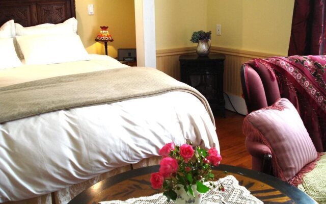 Clayburn Village Bed and Breakfast