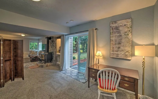 Lovely Snohomish Studio Near Boating & Hiking