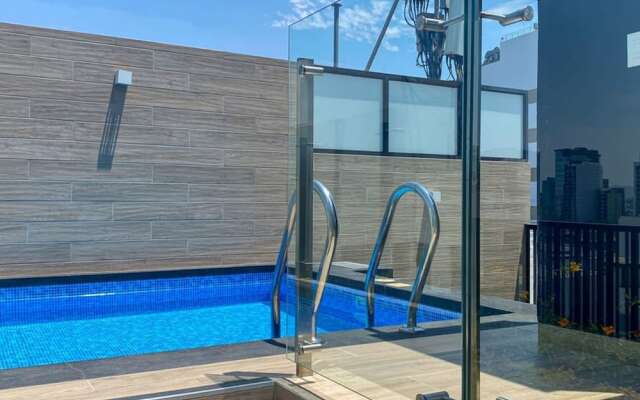 w Picturesque 2BR in the Heart of Miraflores