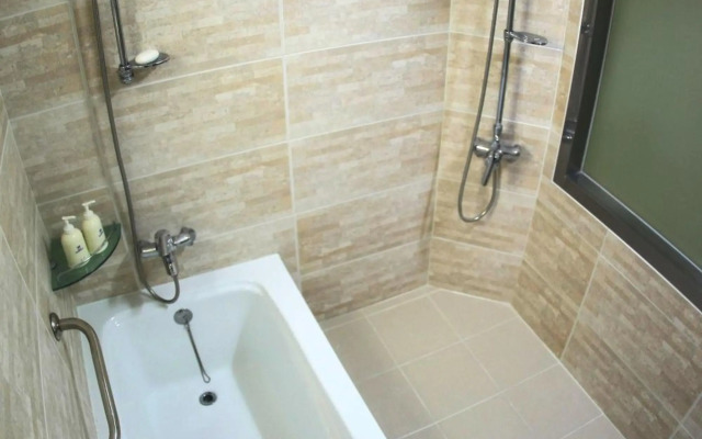 Metropol Tourist Hotel