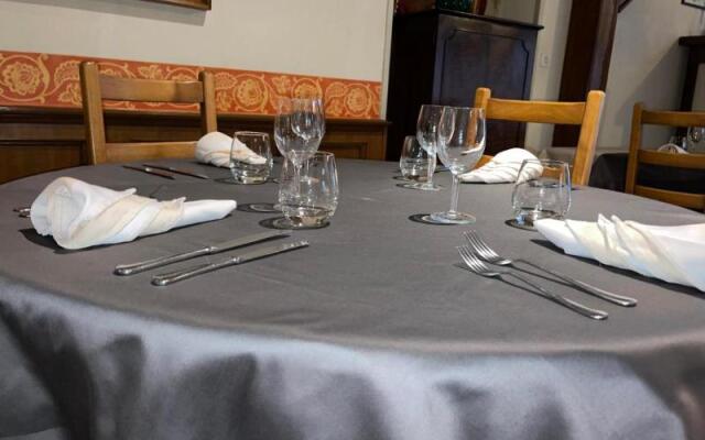 Logis Hotel Du Commerce Joncy