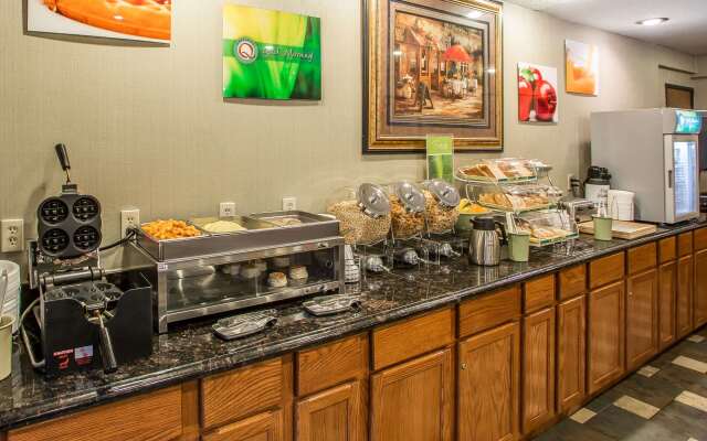 Quality Inn & Suites Marinette