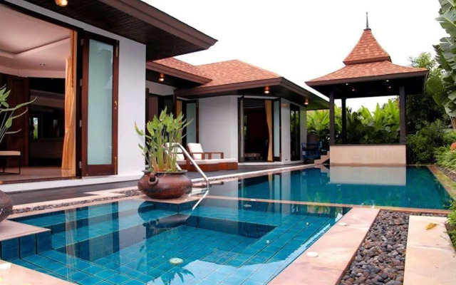 Phuket Ratchamaka Pool Villa