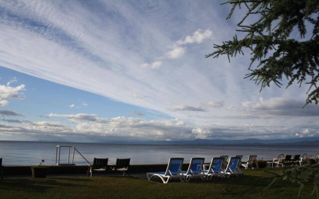Sand Pebbles Inn