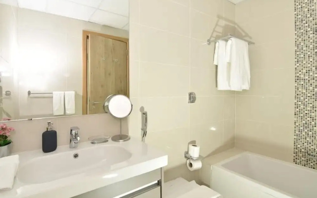 Continental Tower by Luton Vacation Homes